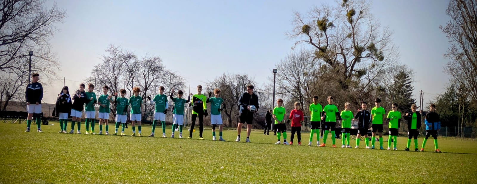 Souveräner Heimsieg am Bollensdorfer Weg: MTV Altlandsberg D1 überzeugt bei strahlendem Sonnenschein MTV Altlandsberg D1 vs. FV Erkner III | D-Jugend Souveräner Heimsieg am Bollensdorfer Weg: MTV Altlandsberg D1 überzeugt bei strahlendem Sonnenschein<br />
MTV Altlandsberg D1 vs. FV Erkner III | D-Jugend<br />